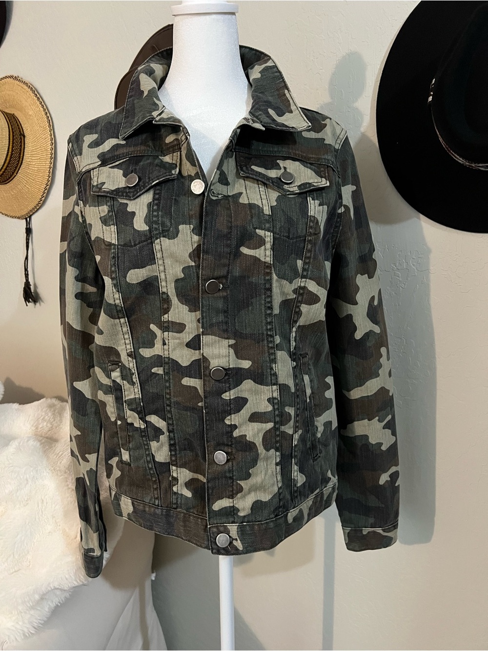 Art Class Girls/Youth Camouflage Utility Jacket - Green Camo XL (14/16)